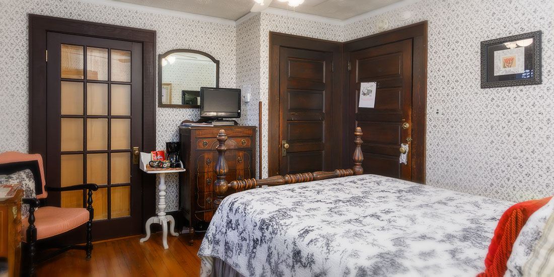 Rose Room 7 at Oakland Cottage, toile decor and queen bed